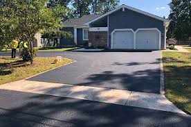 Best Custom Driveway Design  in Flatonia, TX